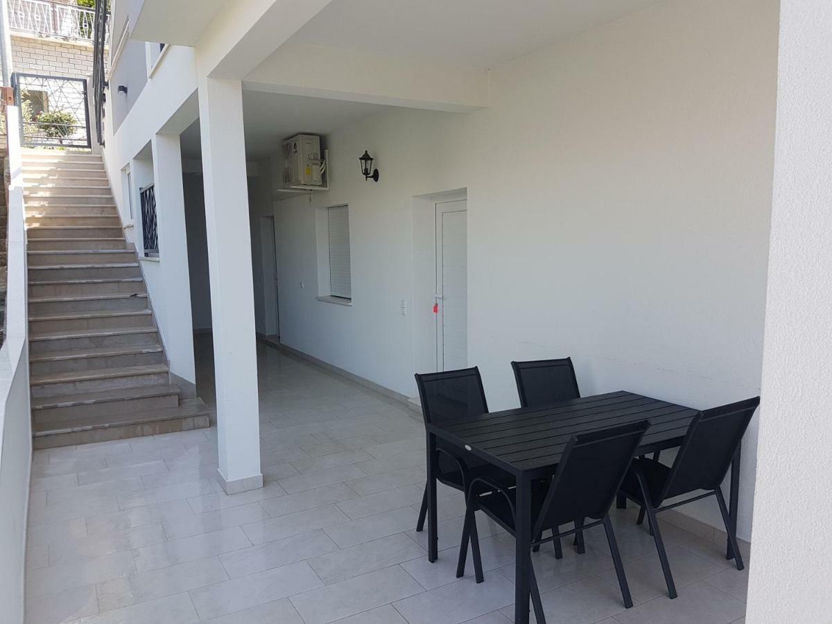 Sea View Apartment With A Huge Terrace Pisak Zewnętrze zdjęcie